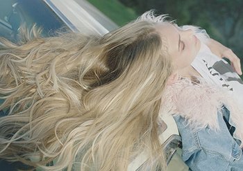 Vrouw met blond haar