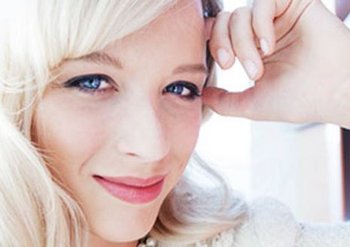 Vrouw met blond haar